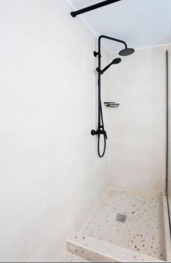 Brand New Apartment Nearby Metro Athens Luaran gambar