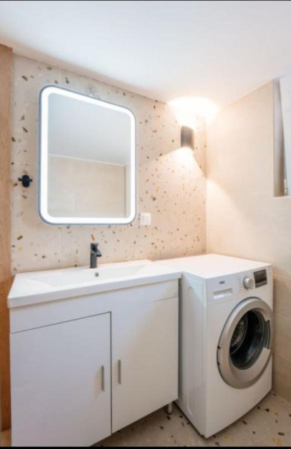 Brand New Apartment Nearby Metro Athens Luaran gambar
