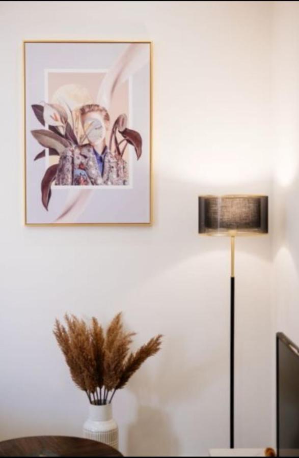 Brand New Apartment Nearby Metro Athens Luaran gambar